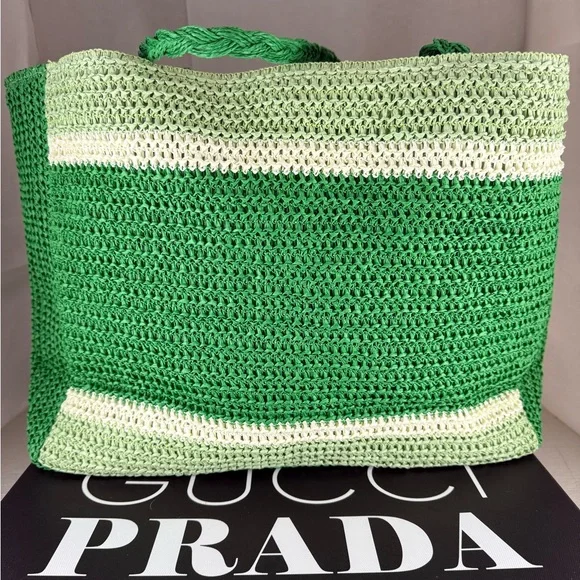 Icing Green and Pink Tote Bag with Playful Beach Design - Picture 4 of 9